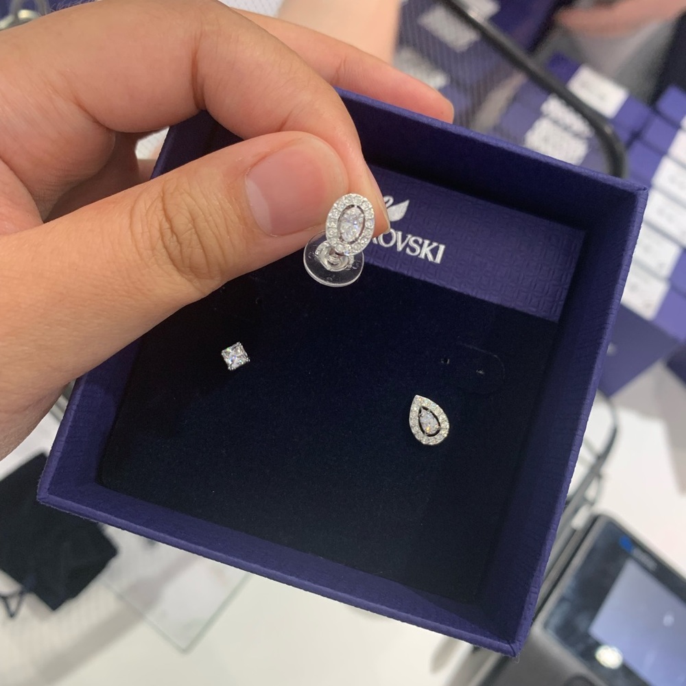 Swarovski Crystal Pierced Earrings Set 5410284